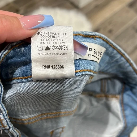 Light denim destroyed frayed hem shorts - Picture 8 of 8